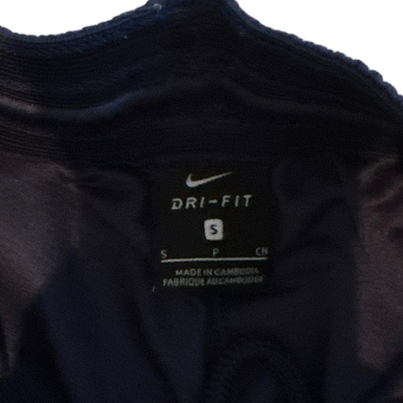 Men’s teen Nike dri fit navy blue shorts size small - Picture 2 of 3